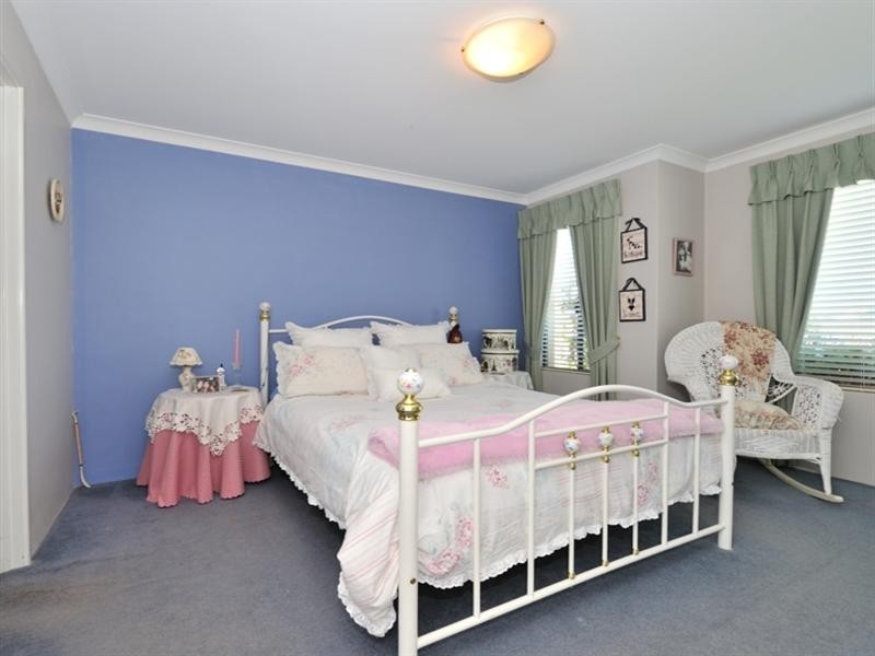 2 Rainbow Cresc, Beechboro WA 6063