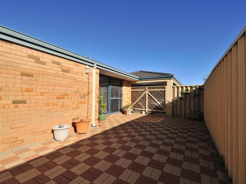 2 Rainbow Cresc, Beechboro WA 6063