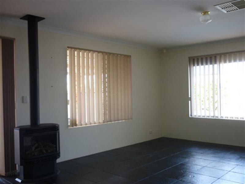 16 Napa Court, Caversham WA 6055