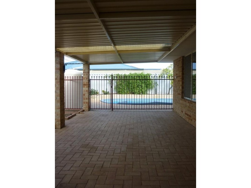 16 Napa Court, Caversham WA 6055