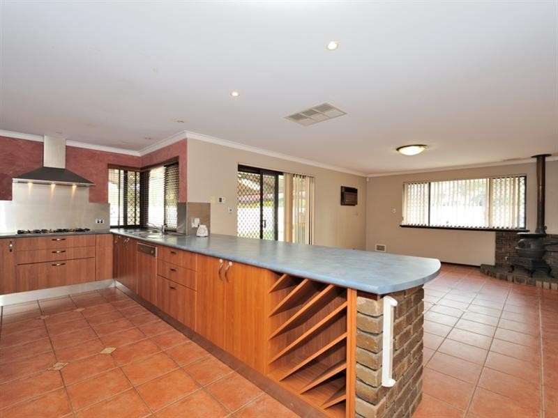 55 Northmoor Road, Eden Hill WA 6054