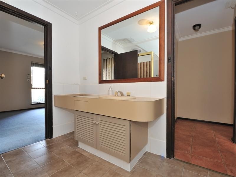 55 Northmoor Road, Eden Hill WA 6054