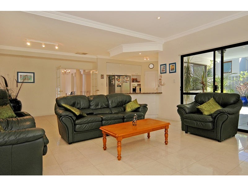 10 Cossington Court, Dianella WA 6059