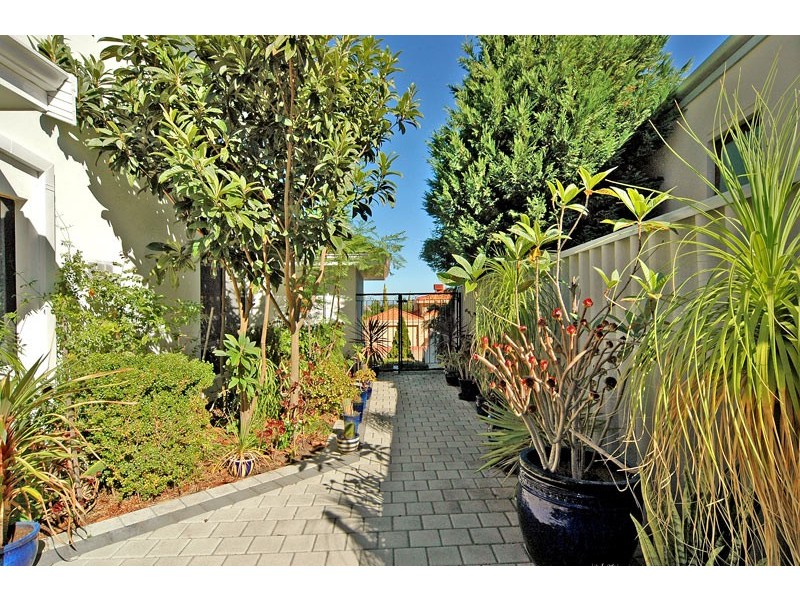 10 Cossington Court, Dianella WA 6059