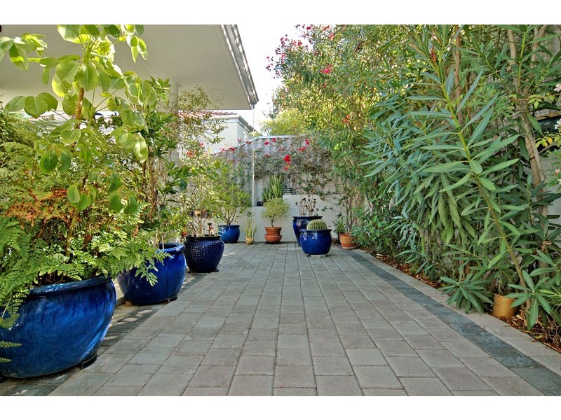 10 Cossington Court, Dianella WA 6059