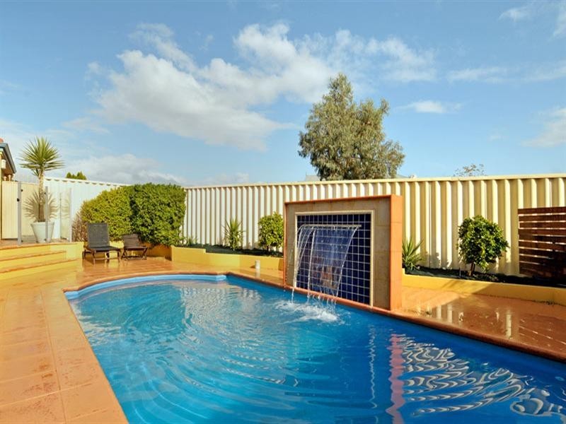 19 Springview Cir, Beechboro WA 6063