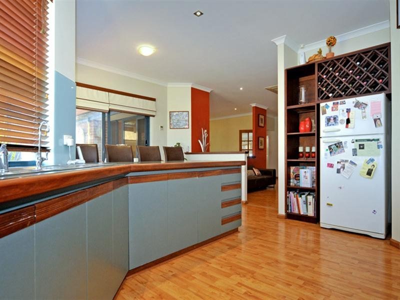 19 Springview Cir, Beechboro WA 6063