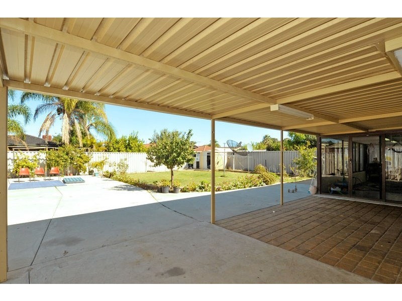 19 Yenisey Crescent, Beechboro WA 6063