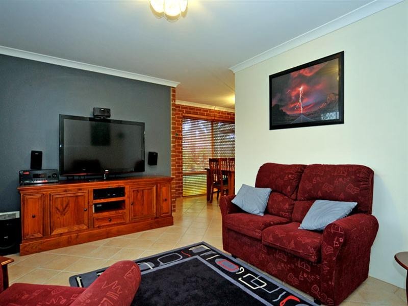 2 Elbrus Way, Caversham WA 6055