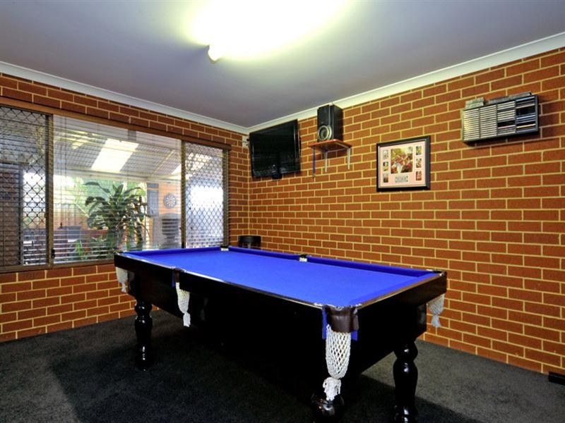 2 Elbrus Way, Caversham WA 6055