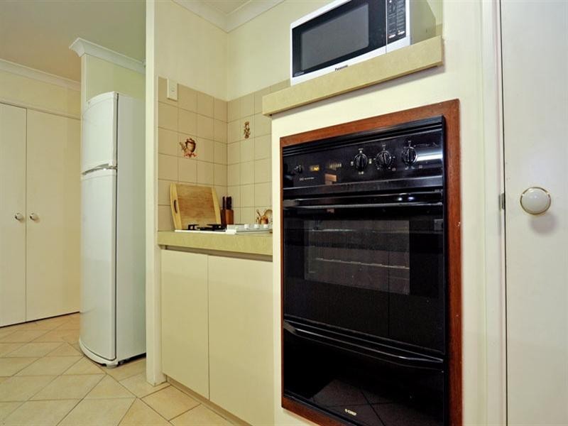 2 Elbrus Way, Caversham WA 6055