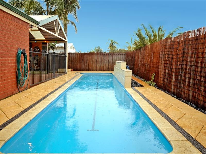 2 Elbrus Way, Caversham WA 6055