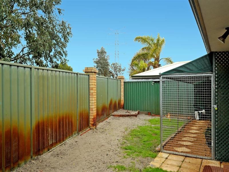 2 Elbrus Way, Caversham WA 6055