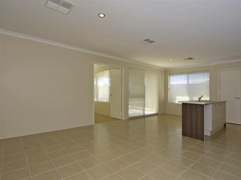 27 Calendia Way, Caversham WA 6055