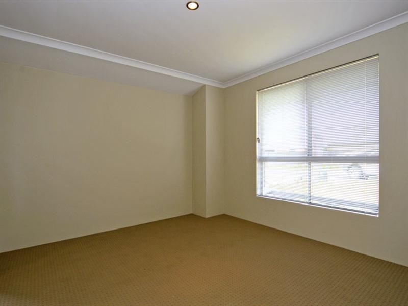 27 Calendia Way, Caversham WA 6055