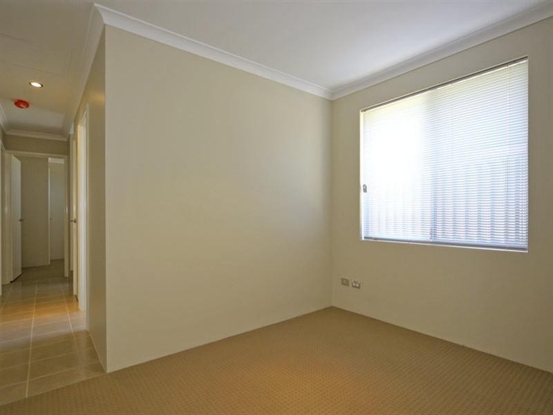 27 Calendia Way, Caversham WA 6055