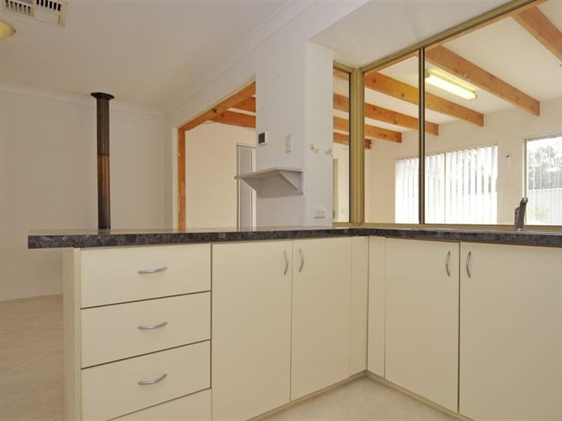 63 Kingfisher Avenue, Ballajura WA 6066