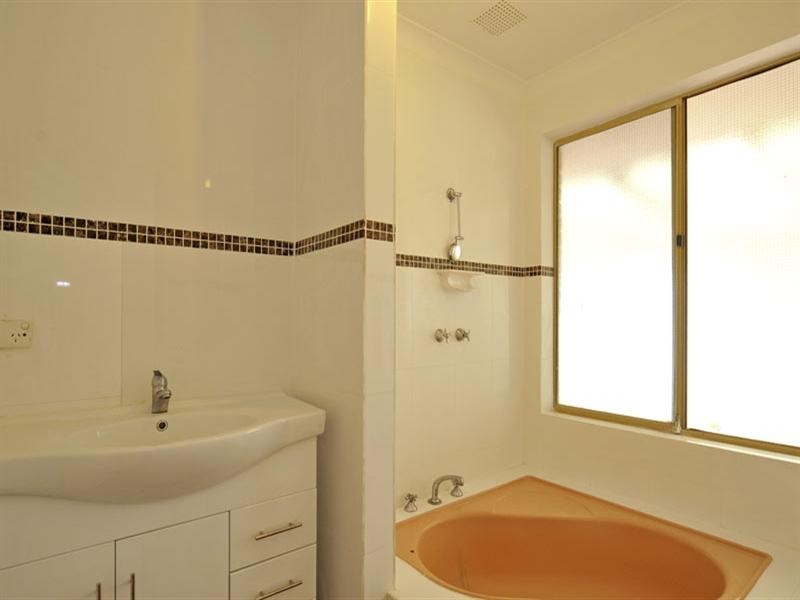 63 Kingfisher Avenue, Ballajura WA 6066