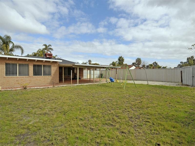 63 Kingfisher Avenue, Ballajura WA 6066