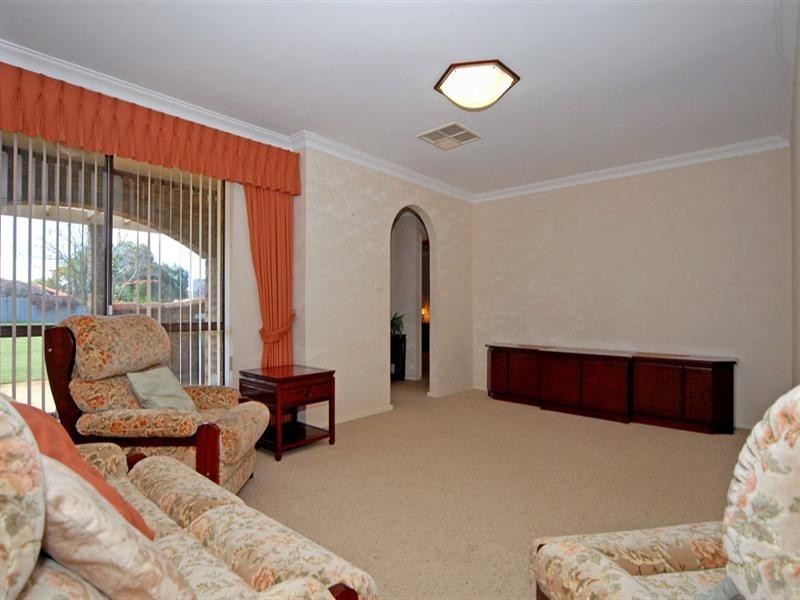 59 Barlee Way, Beechboro WA 6063