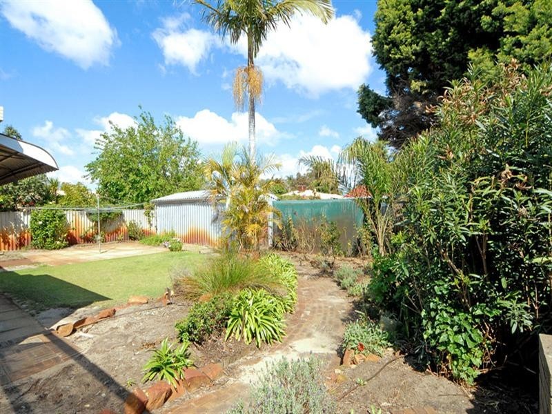 59 Barlee Way, Beechboro WA 6063