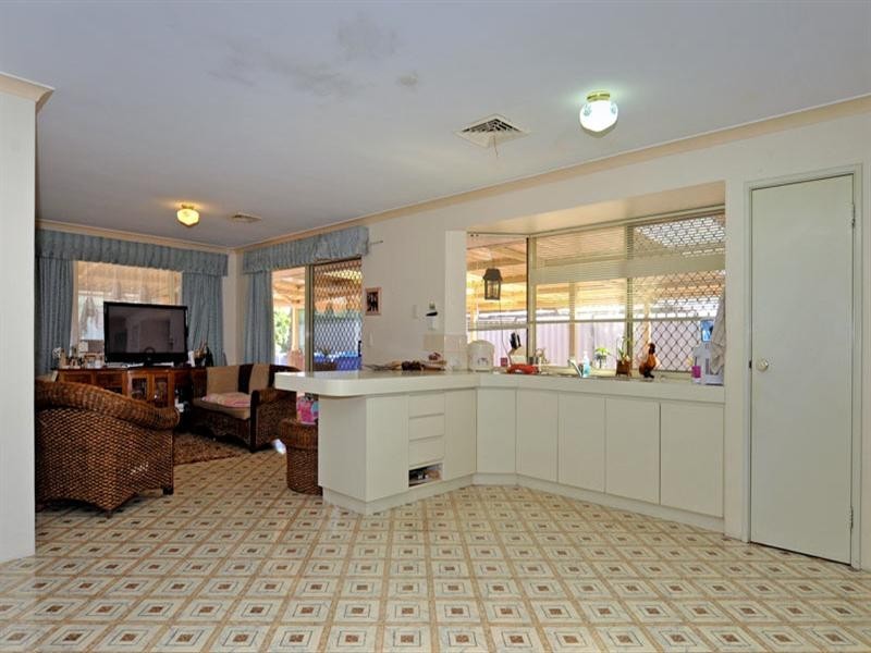 57 Bottlebrush Drive, Kiara WA 6054