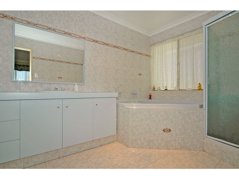 1 Bowood Cove, Kiara WA 6054