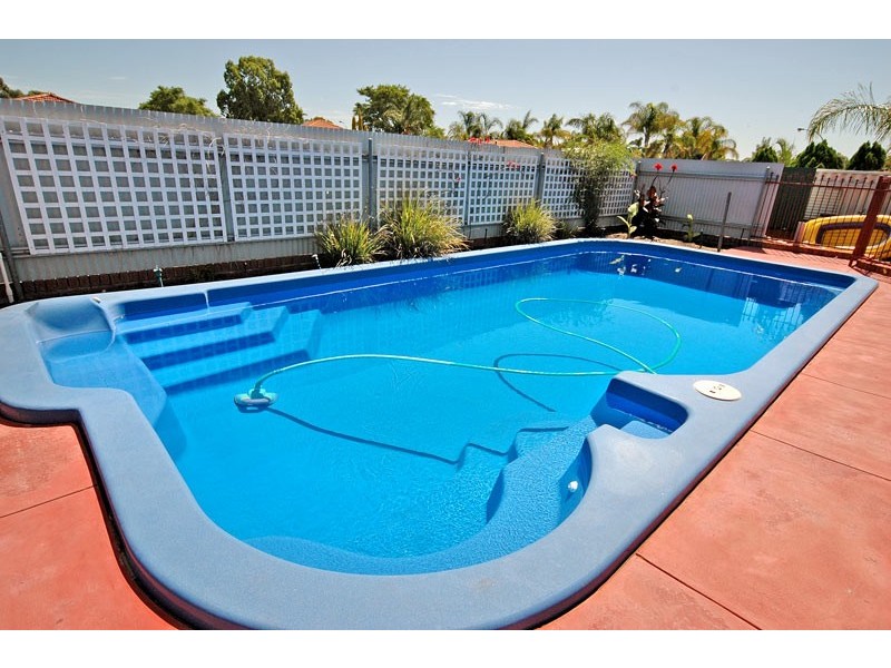 1 Bowood Cove, Kiara WA 6054