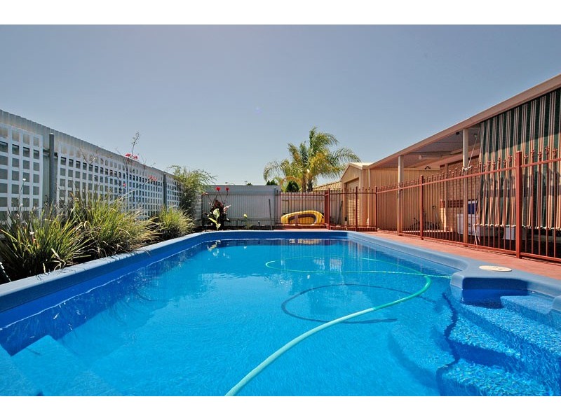 1 Bowood Cove, Kiara WA 6054