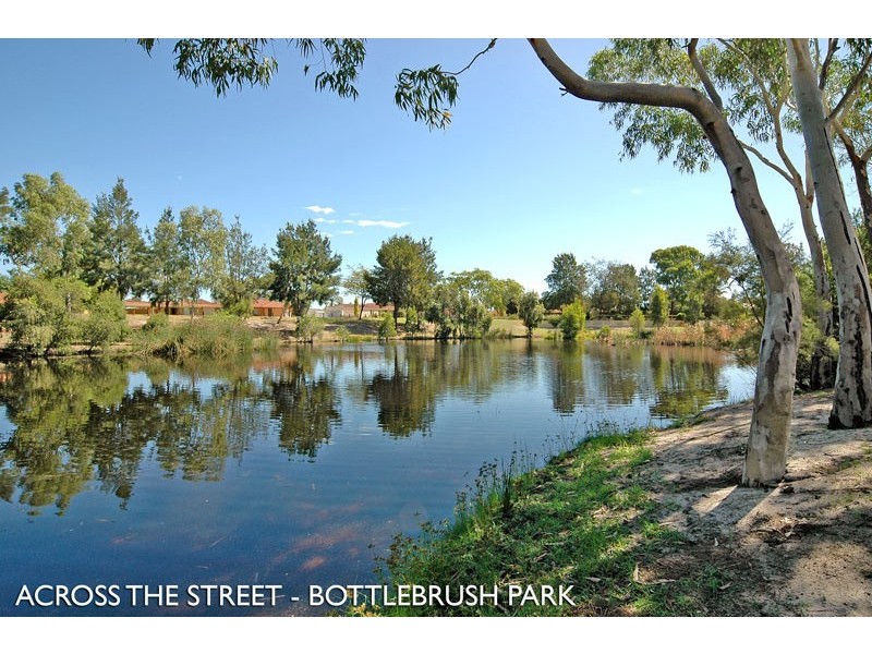 1 Bowood Cove, Kiara WA 6054