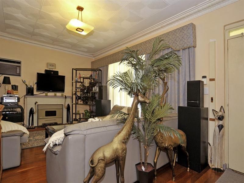 160 Collier Road, Embleton WA 6062