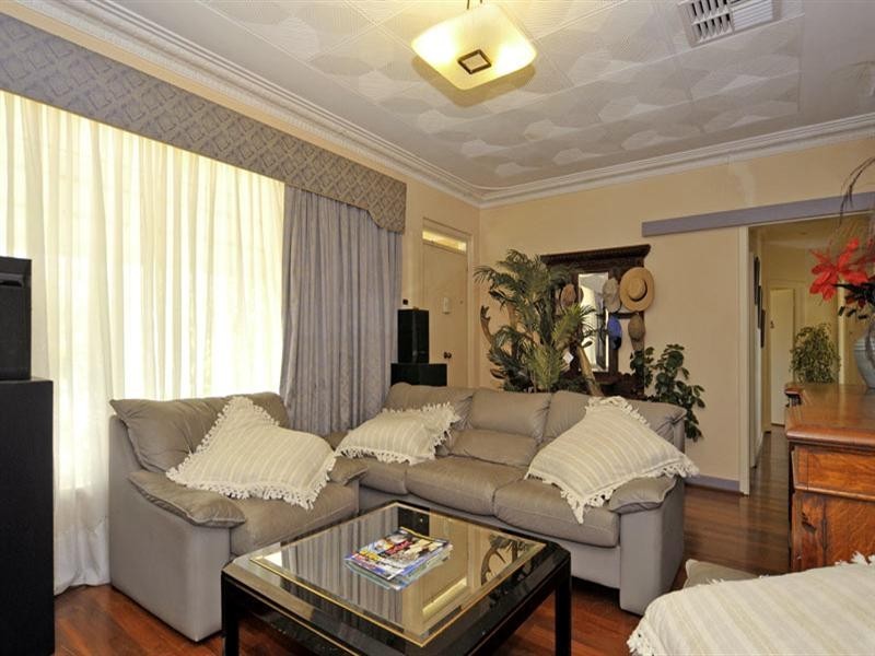 160 Collier Road, Embleton WA 6062