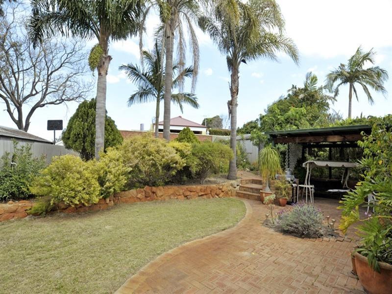 160 Collier Road, Embleton WA 6062
