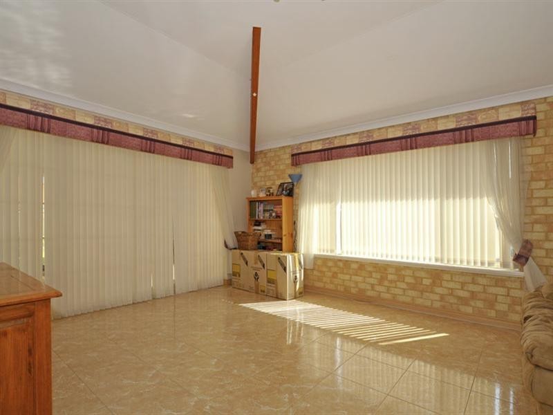 37 Rainbow Crescent, Beechboro WA 6063