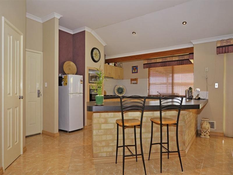 37 Rainbow Crescent, Beechboro WA 6063