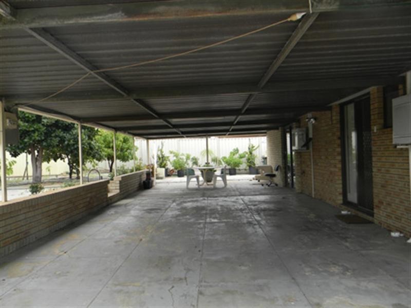 2 Parana Crescent, Beechboro WA 6063