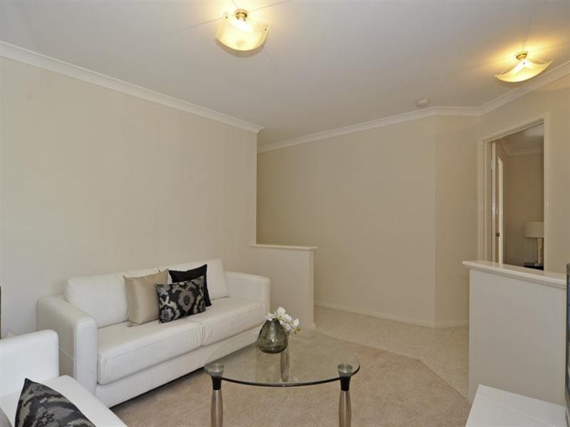 35 Shelduck Crescent, Beechboro WA 6063