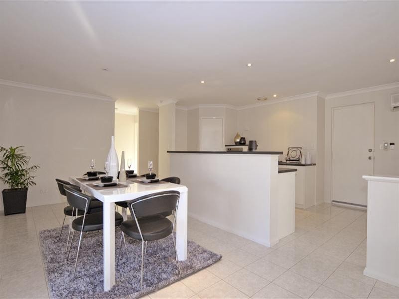 35 Shelduck Crescent, Beechboro WA 6063