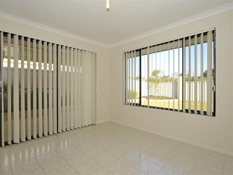 35 Shelduck Crescent, Beechboro WA 6063