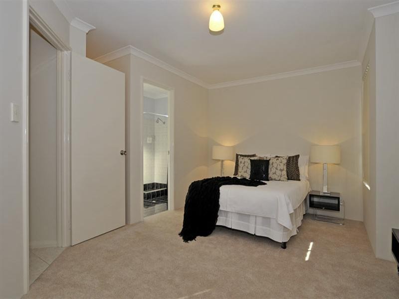 35 Shelduck Crescent, Beechboro WA 6063