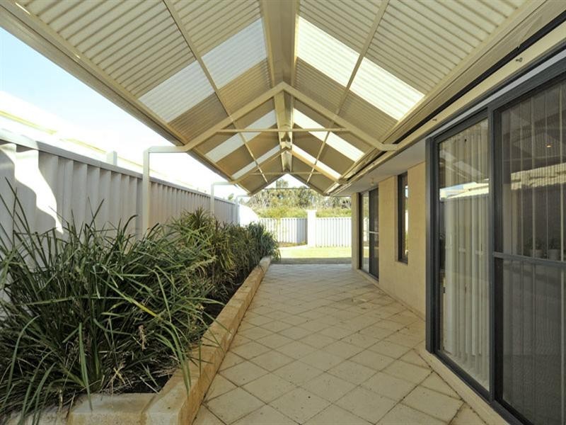 35 Shelduck Crescent, Beechboro WA 6063