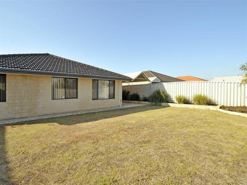35 Shelduck Crescent, Beechboro WA 6063