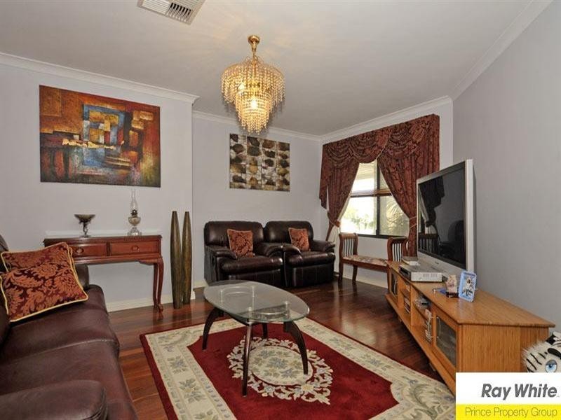 12 Grampian Way, Caversham WA 6055