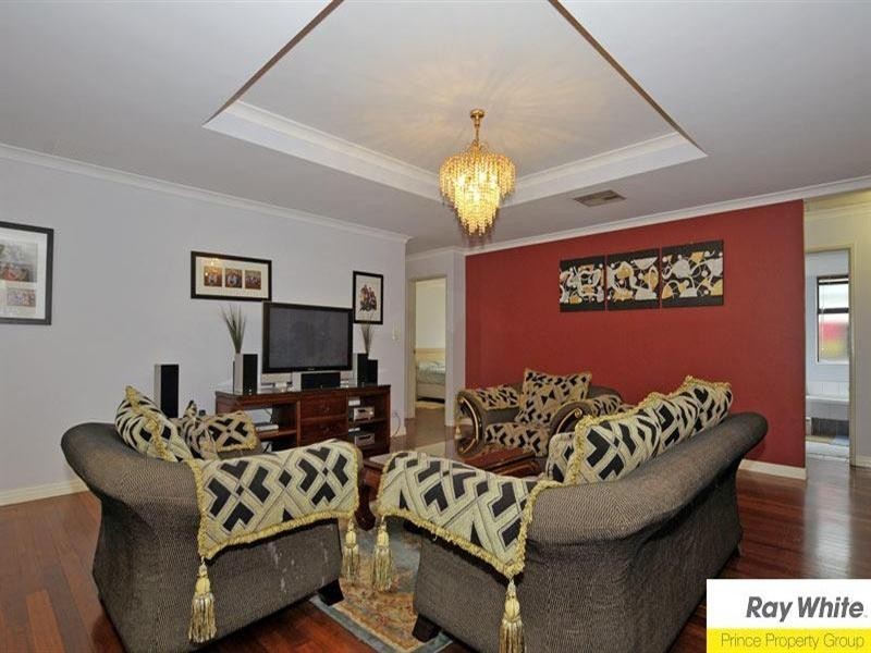 12 Grampian Way, Caversham WA 6055