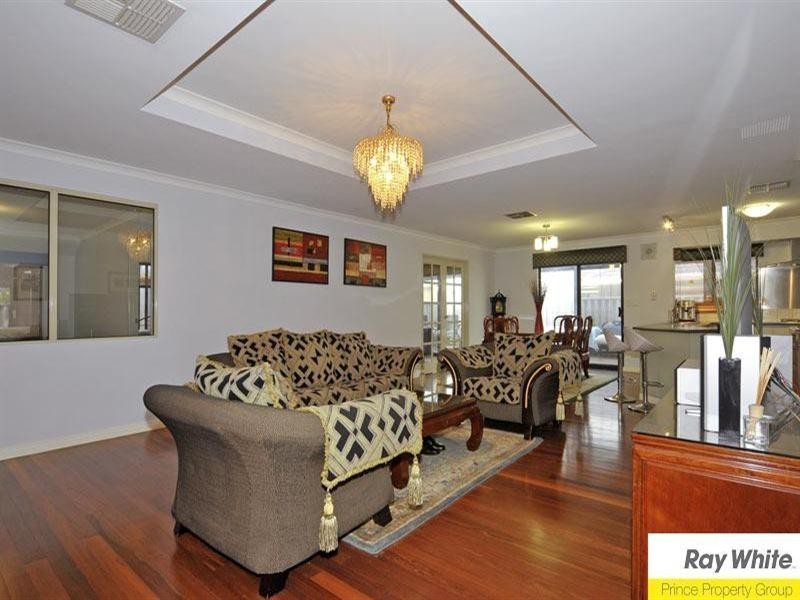 12 Grampian Way, Caversham WA 6055