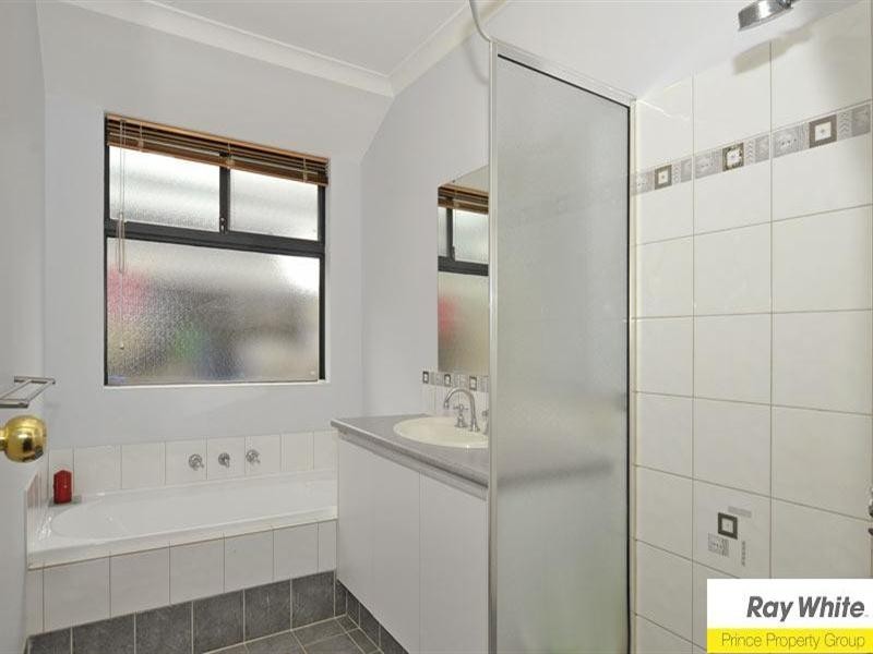 12 Grampian Way, Caversham WA 6055