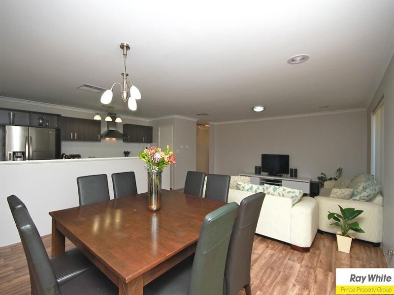 24 Calendia Way, Caversham WA 6055