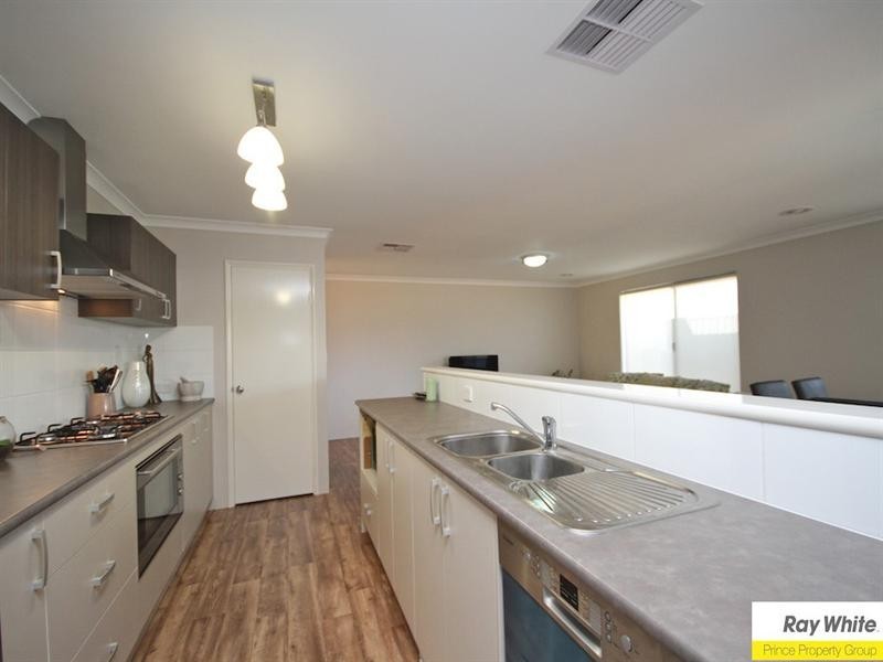 24 Calendia Way, Caversham WA 6055