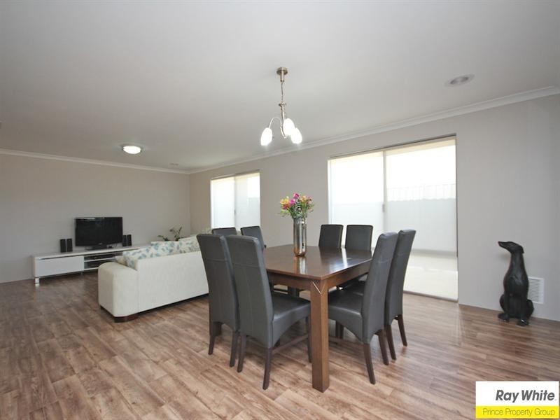 24 Calendia Way, Caversham WA 6055