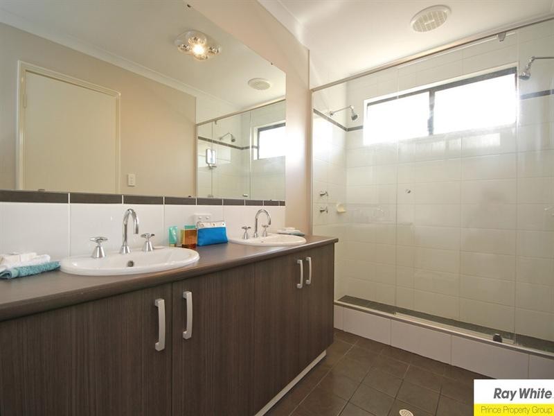 24 Calendia Way, Caversham WA 6055